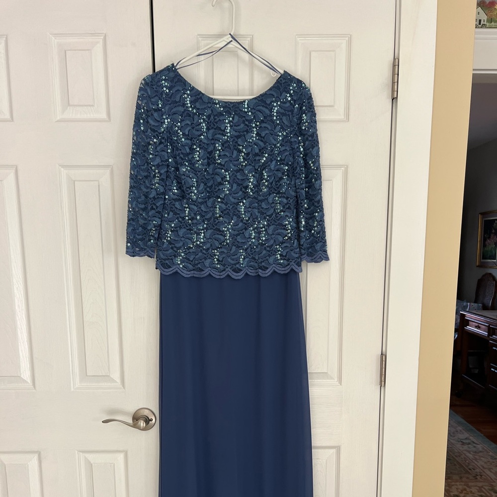 Mother of the bride gown, size 8p, colbalt blue, only worn once.